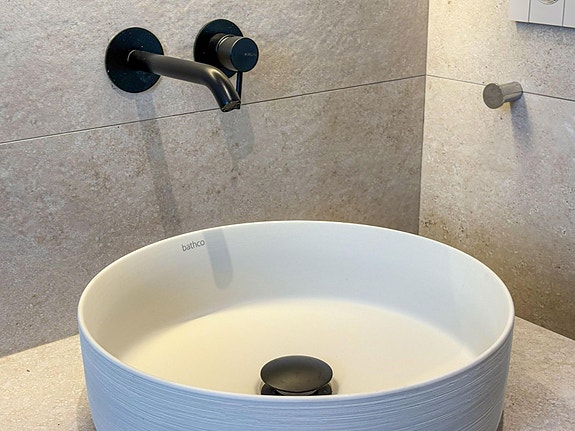 Romslig villa med privat basseng og mulighet for 5 soverom - Nær golf og strand