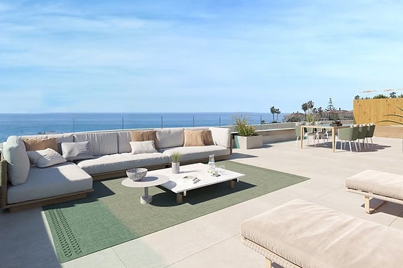 HAVUTSIKT! Eksklusiv penthouse-leilighet med gangavstand til strand | Takterrasse med privat basseng | Gym og SPA