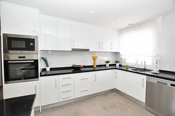 Toppleilighet med 3 soverom og 2 bad - Stor takterrasse og flotte fellesområder | Parkering