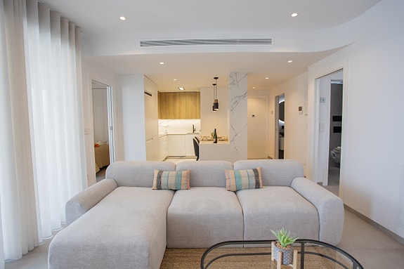 Toppmoderne leilighet med stor terrasse - 2 soverom og 2 bad - Flott fellesområde