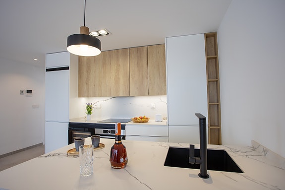 Toppmoderne leilighet med stor terrasse - 2 soverom og 2 bad - Flott fellesområde