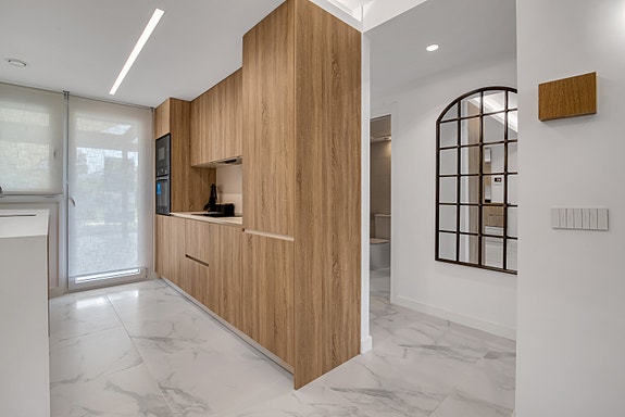 Ny leilighet med eksklusive kvaliteter | 3 soverom | Stor terrasse med utsikt | Parkering | Like ved sjøen