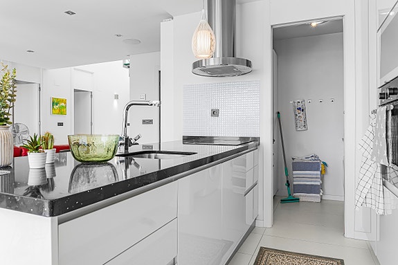 Nydelig penthouse med 3 soverom og takterrasse med panoramautsikt - Like ved stranden