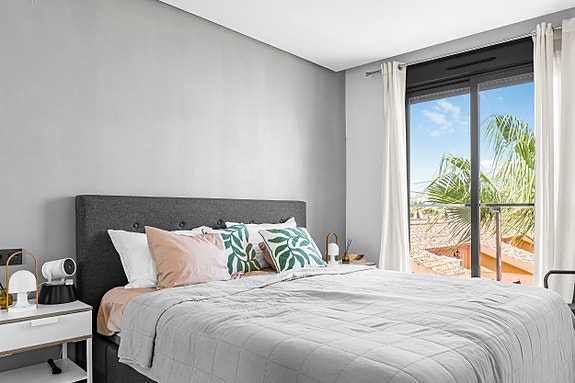 Nydelig penthouse med 3 soverom og takterrasse med panoramautsikt - Like ved stranden