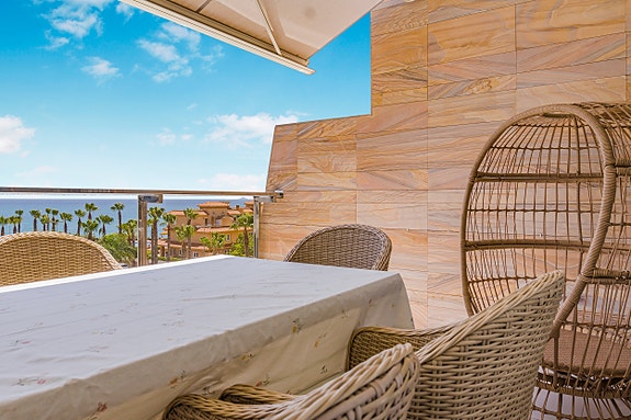 Nydelig penthouse med 3 soverom og takterrasse med panoramautsikt - Like ved stranden