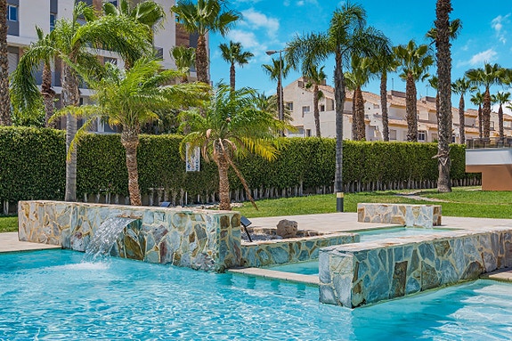 Nydelig penthouse med 3 soverom og takterrasse med panoramautsikt - Like ved stranden