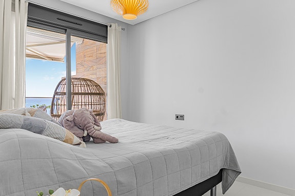 Nydelig penthouse med 3 soverom og takterrasse med panoramautsikt - Like ved stranden