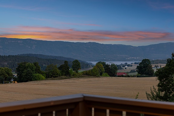 Velkommen til denne tiltalende familieboligen, Nordre Ringåsen 12 | Presentert av eiendomsmegler Petter Tangen, eiendomsmeglerne Ringerike