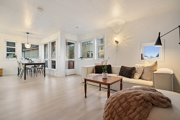 Christian Strandheim Jørgensen v/ DNB Eiendom presenterer Diakonveien 82!