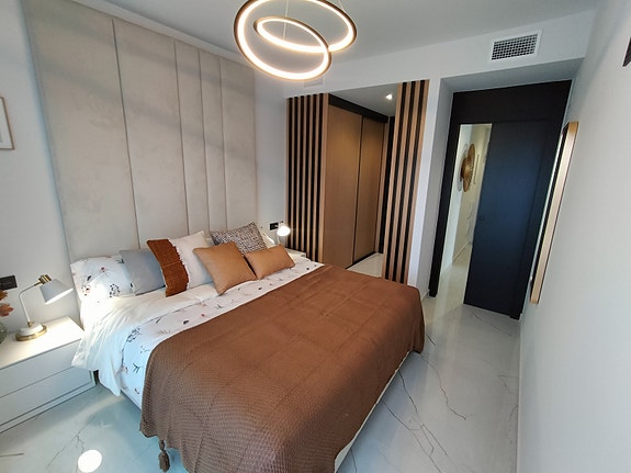 Penthouse med havutsikt | Sydvendt | Takterrasse 113m2 med basseng | Gangavstand til strand | Møbeler inkludert