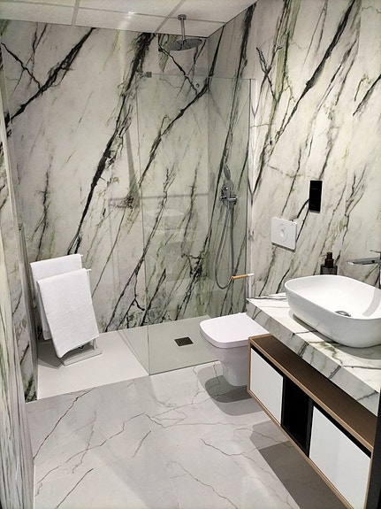 Penthouse med havutsikt | Sydvendt | Takterrasse 113m2 med basseng | Gangavstand til strand | Møbeler inkludert