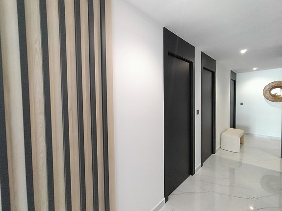 Penthouse med havutsikt | Sydvendt | Takterrasse 113m2 med basseng | Gangavstand til strand | Møbeler inkludert