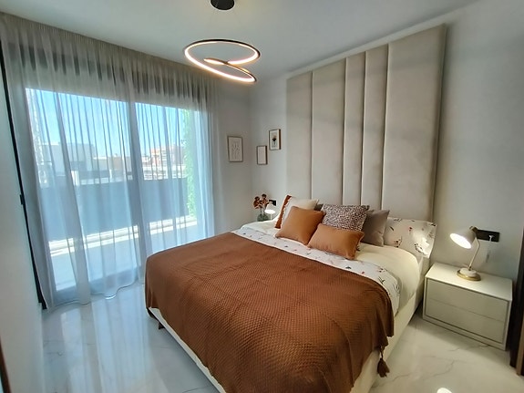 Penthouse med havutsikt | Sydvendt | Takterrasse 113m2 med basseng | Gangavstand til strand | Møbeler inkludert