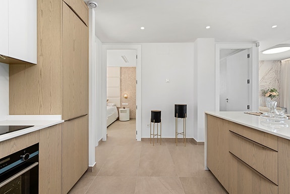 Lekker villa med takterrasse og privat basseng - 3 soverom, gangavstand til strand