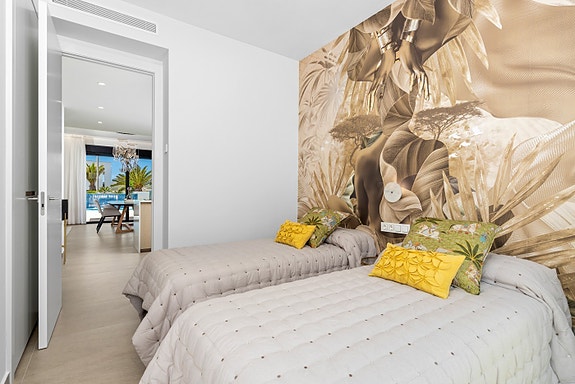 Lekker villa med takterrasse og privat basseng - 3 soverom, gangavstand til strand