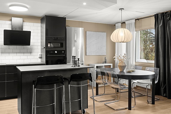 Benjamin Schrøder v/ Privatmegleren ønsker velkommen til Trollåsveien 17!