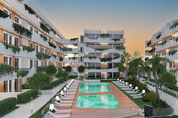 Turistlisens! Toppleilighet med privat takterrasse på 72 m - Kun 750 m fra stranden - 3 soverom og 2 bad