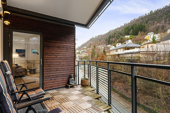 Daniel Rye har gleden av å presentere Eliasmarken 2B. Foto: Fotograf Alexander Vie.