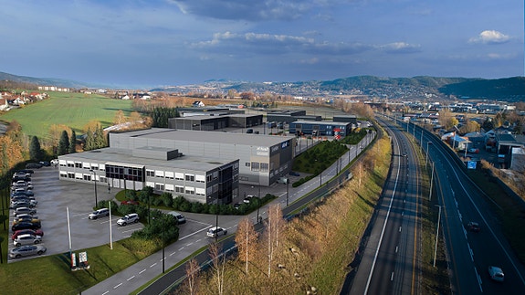 Leietakere vil få flott profilering på store skilt ut mot E18