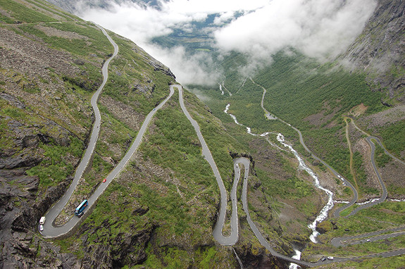 Og ansvar for 3300 kilometer fylkesveg -som ikoniske Trollstigen.