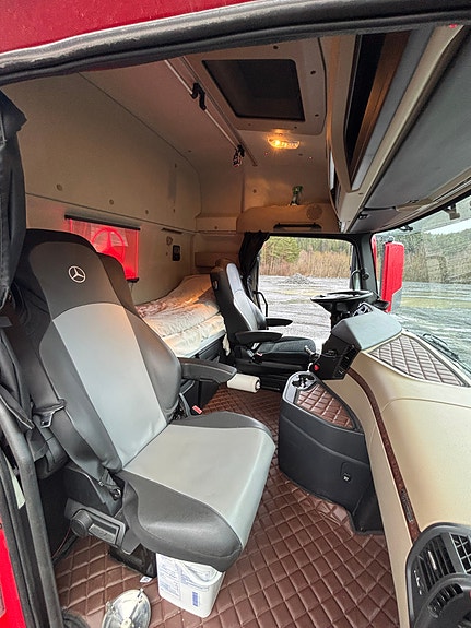 Mercedes-Benz Actros 11 of 12