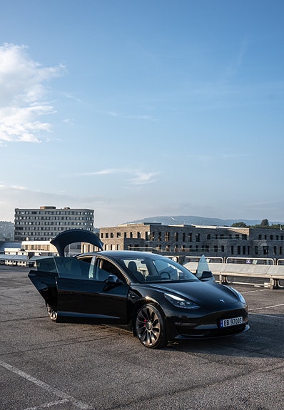 Tesla Model 3 4 of 13