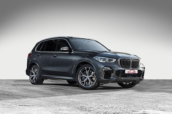BMW X5 2 of 5