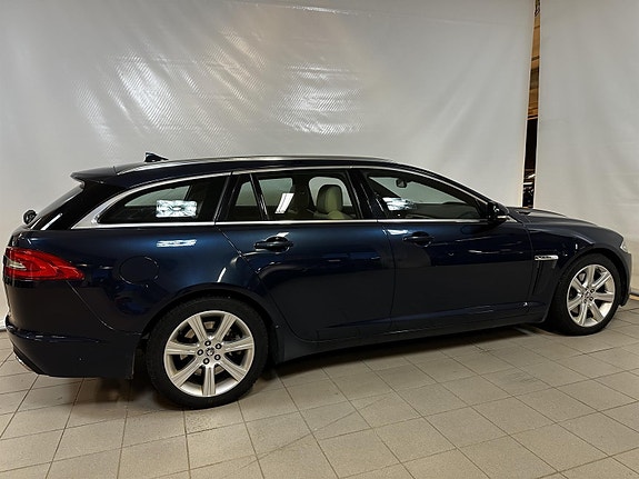 Jaguar XF 10 of 20
