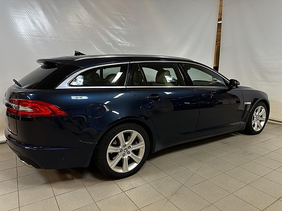 Jaguar XF 9 of 20