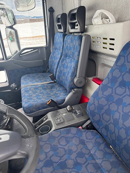 Iveco 75E18 11 of 13