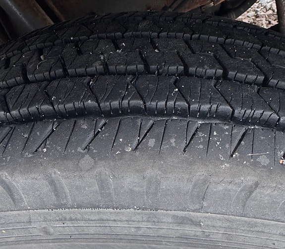 Iveco 75E18 4 of 13