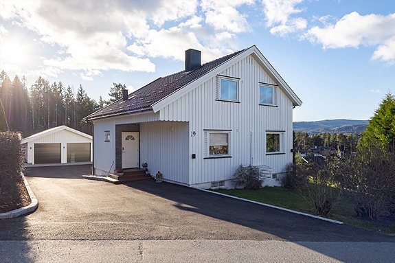 DNB Eiendom ved Joachim Vågen har gleden av å presentere Sløttvegen 19!