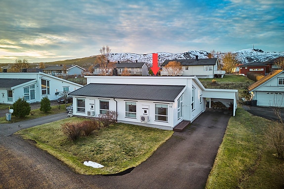 Lerkeveien 14B - Pen vertikaldelt bolig med alt på ett plan.