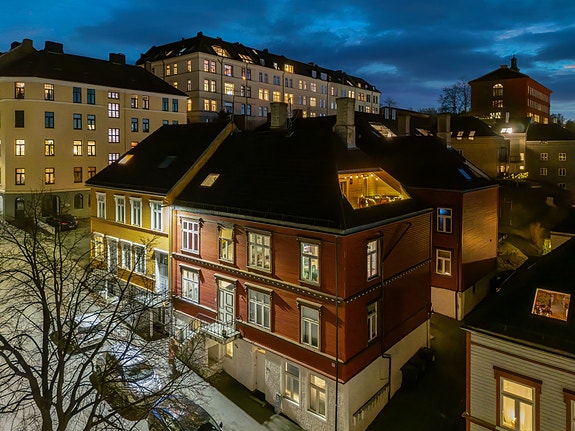 Sjarmerende og flott 3-roms loftsleilighet med glimrende beliggenhet.