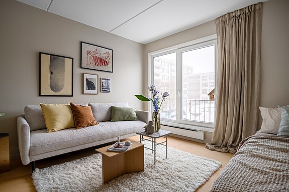 Cecilia Johansen v/ EIE eiendomsmegling ønsker velkommen til Teisenveien 5E!