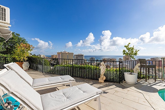 Fantastisk villa med panoramautsikt! Privat basseng | Renovert | Perfekt beliggenhet nær stranden!