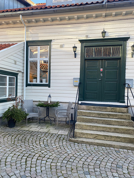 Inngangsparti til lokalet