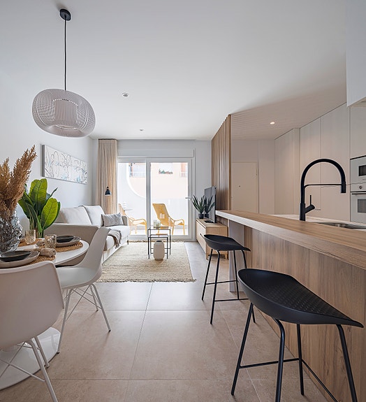 Moderne penthouse-leilighet | Takterrasse på 68 m2 | Nydelige fellesområder | Kort vei til båthavn og strand | Parkering