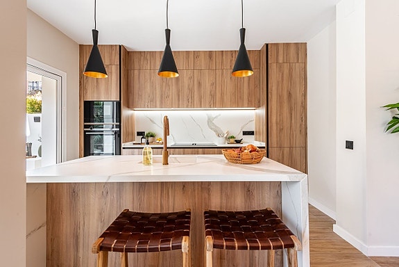 Stilfullt rekkehus nær Puerto Banús! Stor terrasse med utekjøkken | Garasje | Gangavstand til strand og restauranter!