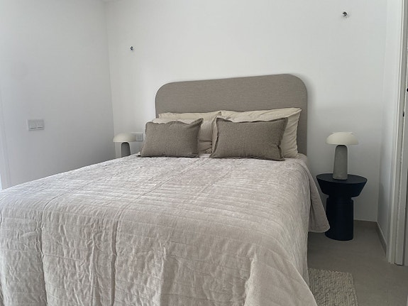 Moderne rekkehus med golfutsikt! Fullt renovert | Gated community med basseng | Eksklusiv beliggenhet ved Aloha Golf!