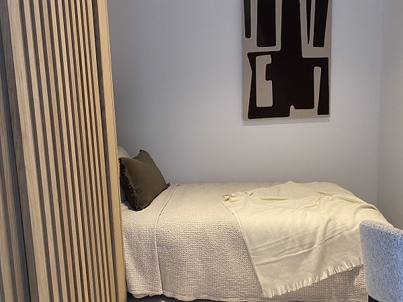 Moderne rekkehus med golfutsikt! Fullt renovert | Gated community med basseng | Eksklusiv beliggenhet ved Aloha Golf!