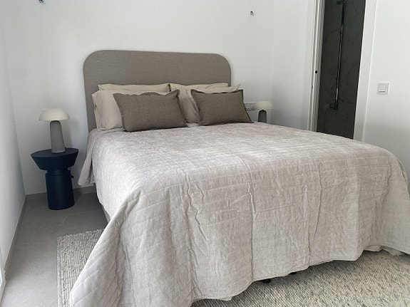 Moderne rekkehus med golfutsikt! Fullt renovert | Gated community med basseng | Eksklusiv beliggenhet ved Aloha Golf!