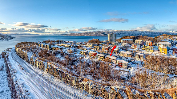 Beliggende i veletablert, barnevennlig boligstrøk sentralt på øvre Framnes.
