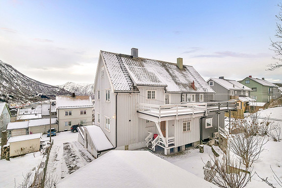Veranda på baksiden av boligen.
