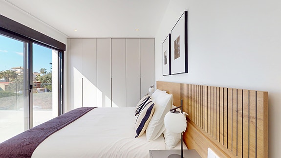 SOLGT! Eksklusive villaer i Ibiza-stil klar til innflytting | 3 store soverom | Nydelig uteområde med stor tomt