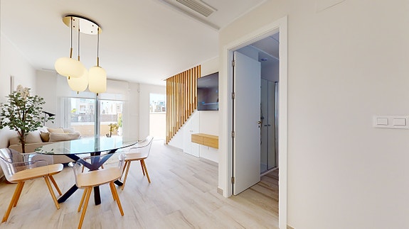 Nytt hjørne-rekkehus med stor hage | 3 soverom og 2 bad | Takterrasse | Flotte fellesområder | Parkering i underetasje