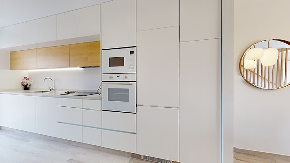 Nytt hjørne-rekkehus med stor hage | 3 soverom og 2 bad | Takterrasse | Flotte fellesområder | Parkering i underetasje