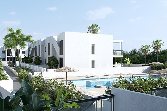 SISTE LEDIGE! Kun 300 m til strand | Penthouse-leilighet med 3 soverom og 2 bad | Felles svømmebasseng