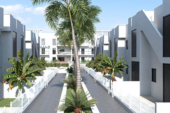 SISTE LEDIGE! Kun 300 m til strand | Penthouse-leilighet med 3 soverom og 2 bad | Felles svømmebasseng