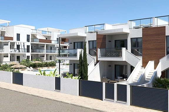 SISTE LEDIGE! Kun 300 m til strand | Penthouse-leilighet med 3 soverom og 2 bad | Felles svømmebasseng